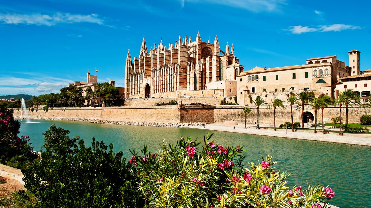 Boka resa till Barcelona – Upptäck tapas, Poble Espanyol och Picasso-museet
