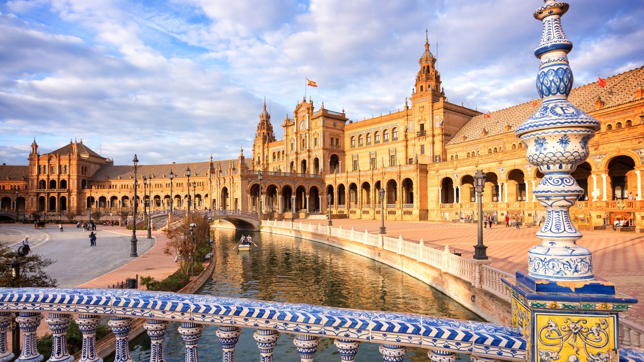 Upptäck Barcelonas skönhet och kultur